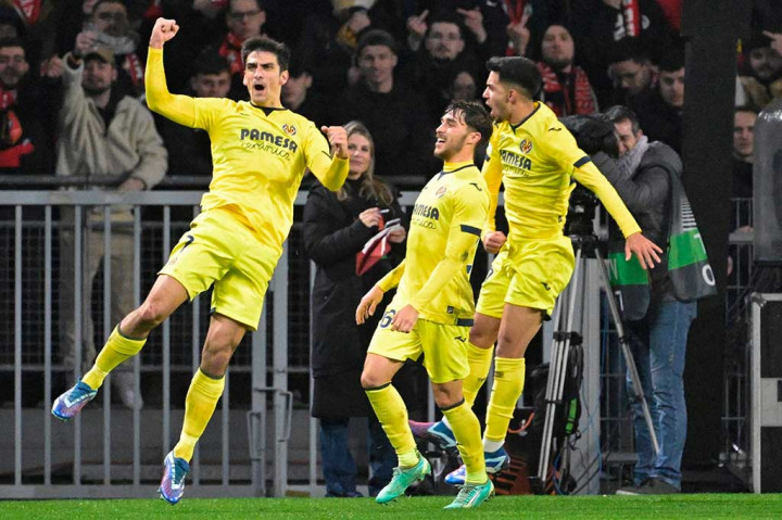 The Yellow Submarine membuka keunggulan pada menit ke-36 melalui eksekusi penalti Gerard Moreno. 