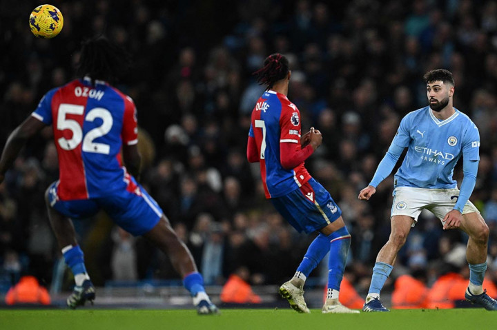 Manchester City ditahan imbang Crystal Palace dengan skor 2-2 pada pekan ke-17 Liga Primer Inggris 2023/2024, Sabtu 17 Desember. Hasil tersebut cukup menyesakkan buat City karena Palace baru bisa mencetak gol penyeimbang pada menit-menit akhir.