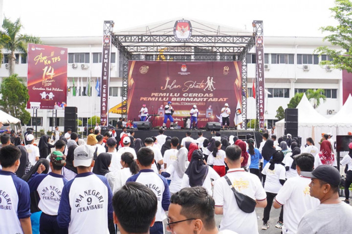 Hal itu disampaikan Anggota KPU Riau Divisi Hukum dan Pengawasan Firdaus mewakili Ketua KPU Riau pada kegiatan jalan sehat dengan tema Pemilih Cerdas Pemilu Berkualitas.
