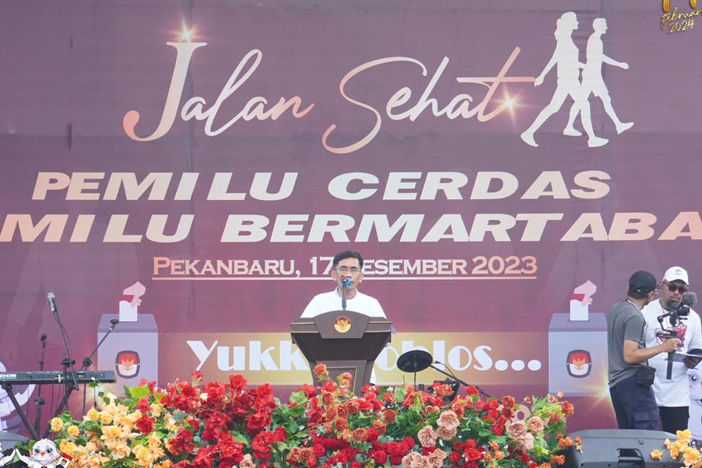 Dalam rangka memupuk semangat demokrasi dan meningkatkan partisipasi masyarakat menjelang Pemilihan Umum 2024, KPU Riau melaksanakan kegiatan Jalan Sehat Menuju Pemilu 2024. Acara tersebut dirancang sebagai inisiatif positif untuk meningkatkan kesadaran masyarakat terhadap pentingnya hak suara dan meningkatkan partisipasi masyarakat pada Pemilu 2024.