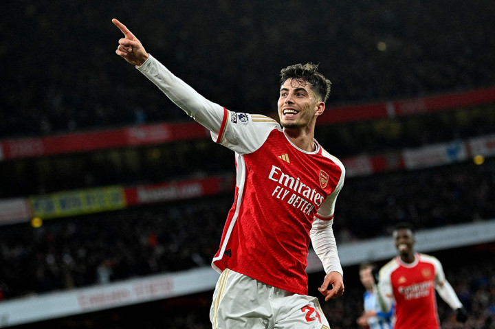 Mampu unggul terlebih dahulu, Arsenal tetap memperagakan permainan menyerang dan sukses menggandakan keunggulan pada menit 87. Berawal dari umpan yang dikirimkan oleh Eddie Nketiah, bola dapat diterima oleh Kai Havertz dan pemain asal Jerman selanjutnya melepaskan tendangan kaki kiri yang membobol gawang Brighton sehingga skor berubah menjadi 2-0. 