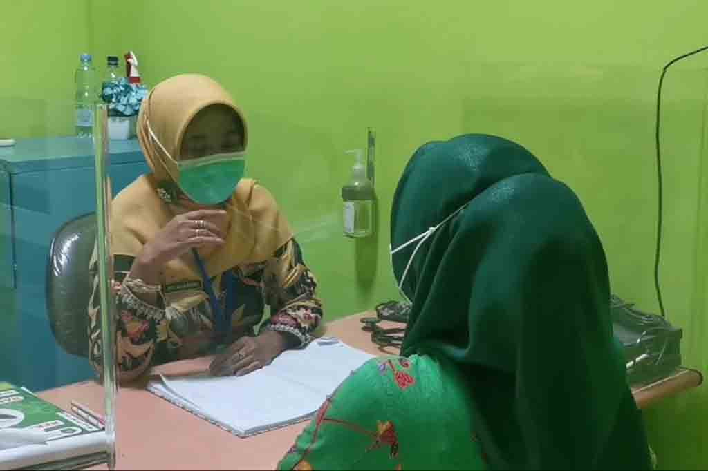 Poli Jiwa yang ada di puskesmas ini sudah ada sejak tahun 2015 lalu. Di tahun politik diperkirakan bakal ramai pasien di poli ini, tidak hanya caleg tapi juga keluarga caleg atau tim pemenangan yang kalah. 