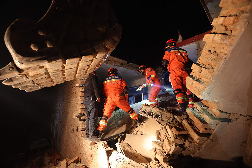 Gempa Dahsyat Guncang Tiongkok 111 Orang Tewas