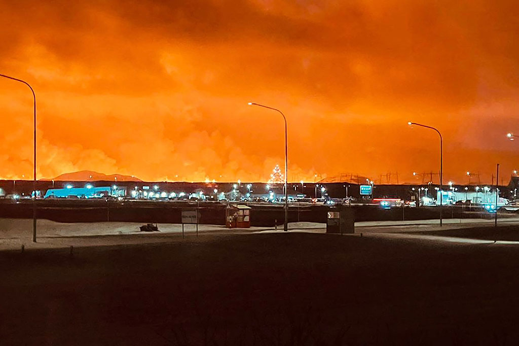 Warga mengatakan kepada AFP bahwa aktivitas seismik telah merusak jalan dan bangunan. Sejak itu, mereka hanya diperbolehkan mengunjungi rumah pada siang hari tertentu.