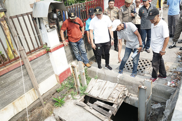 Dia juga selalu mengingatkan kepada jajaran Pemerintah Desa Tambak Sawah dan Tropodo, Waru untuk merawat dan memeriksa pompa air secara rutin. Apabila perawatan rumah pompa baik, kata Subandi, maka akan bisa berfungsi dengan baik saat dibutuhkan. 
