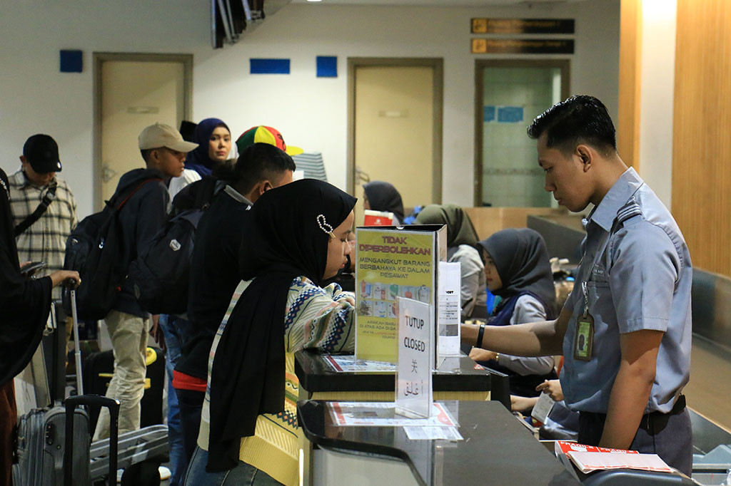 Posko Angkutan Udara Nataru itu akan dilaksanakan selama 16 hari sejak 19 Desember 2023 (H-6) s/d 3 Januari 2023 (H+2). Selama periode tersebut Bandara Juanda direncanakan akan menambah jam operasional. Apabila sebelumnya beroperasi mulai pukul 05.00 WIB hingga 21.00 WIB menjadi mulai pukul 05.00 WIB hingga 22.00 WIB.