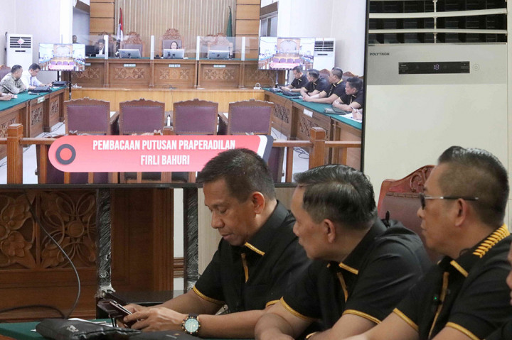 Imelda mengatakan penetapan Ketua KPK nonaktif Firli Bahuri sebagai tersangka oleh Polda Metro Jaya telah sesuai dengan prosedur dan sah menurut hukum yang berlaku sehingga, status tersangka Firli tetap sah dan tidak bisa digugurkan.