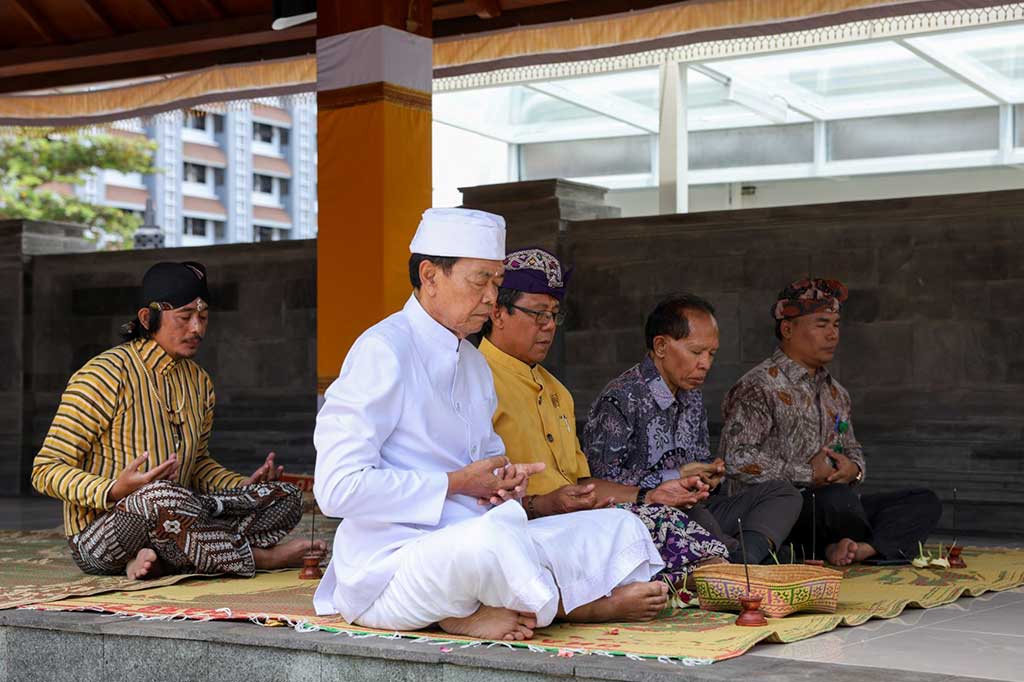 Fasilitas kerohanian dibangun untuk mewadahi kegiatan-kegiatan kerohanian bagi sivitas UGM yang terdiri dari dosen, tenaga kependidikan, dan mahasiswa. Kompleks ini diresmikan Rektor dan Ketua Majelis Wali Amanat (MWA) UGM, Selasa, 19 Desember 2023, bertepatan dengan peringatan Dies Natalis ke-74 UGM.