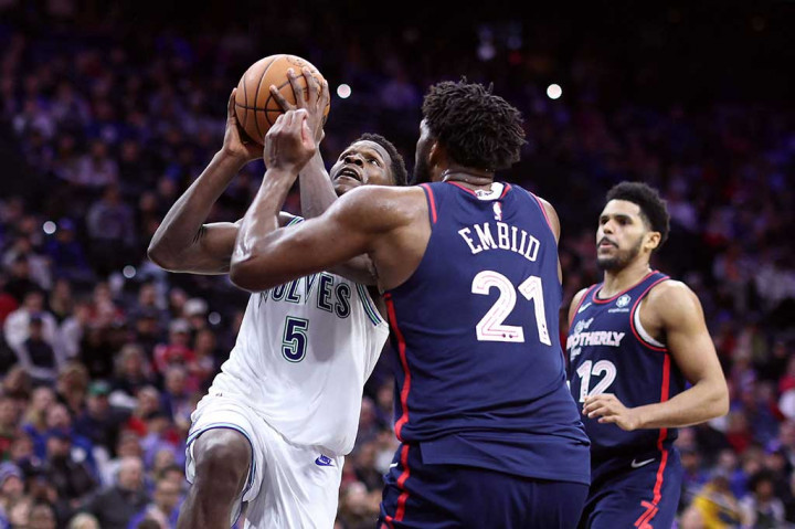 Minnesota Timberwolves yang merupakan pemuncak klasemen NBA Wilayah Barat dengan 20-6, dipimpin oleh Anthony Edwards yang mencetak 27 poin, kemudian Karl-Anthony Towns 23 poin, dan Jaden McDaniels 21 poin.