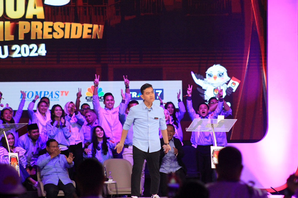 Di samping itu, Gibran mengatakan bahwa pihaknya akan membentuk lembaga badan penerimaan negara yang dikomandoi langsung oleh presiden. Pembentukan lembaga penerimaan negara itu untuk meningkatkan penerimaan rasio pajak yang nantinya akan digunakan untuk pembangunan negara.