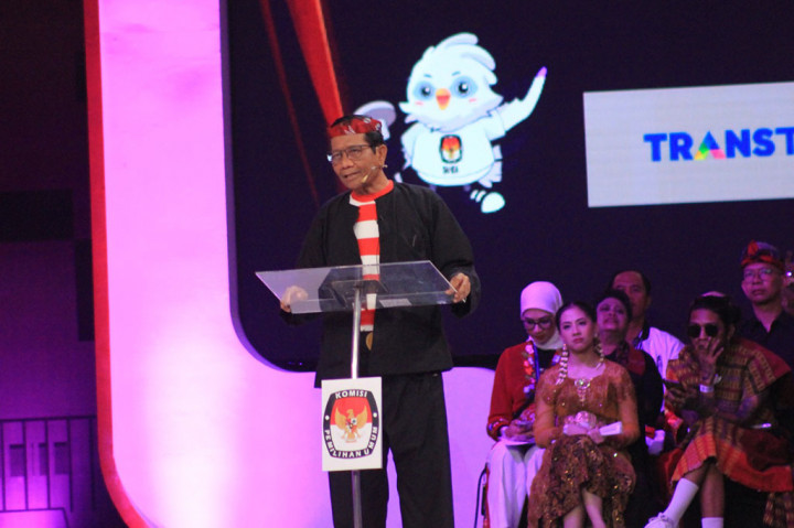 Menanggapi maraknya penyalahgunaan data secara digital, Mahfud menyatakan meski pemerintah telah mengesahkan Undang-Undang Perlindungan Data Pribadi (PDP) dan Undang-Undang Informasi dan Transaksi Elektronik (ITE), setiap pihak tidak dapat menghindari pertumbuhan ekonomi digital yang sangat pesat.