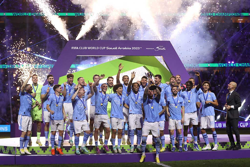 Manchester City berhasil merengkuh gelar juara Piala Duna Antarklub 2023 usai melibas klub asal Brasil Fluninense 4-0 di King Abdullah Sports City, Jeddah, Arab Saudi, Sabtu, 23 Desember 2023 dini hari WIB. 
