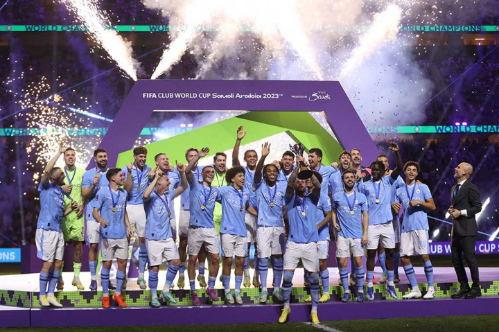 Manchester City berhasil merengkuh gelar juara Piala Duna Antarklub 2023 usai melibas klub asal Brasil Fluninense 4-0 di King Abdullah Sports City, Jeddah, Arab Saudi, Sabtu, 23 Desember 2023 dini hari WIB. 