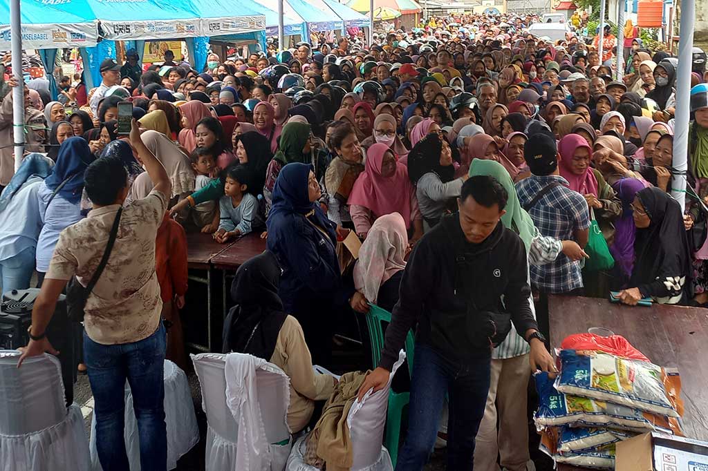 Ia menyebutkan dalam OP murah ini disiapkan 1.200 sembako seperti beras 5 kg, minyak goreng 4 liter, terigu 1 kg dan beras 5 kg.
