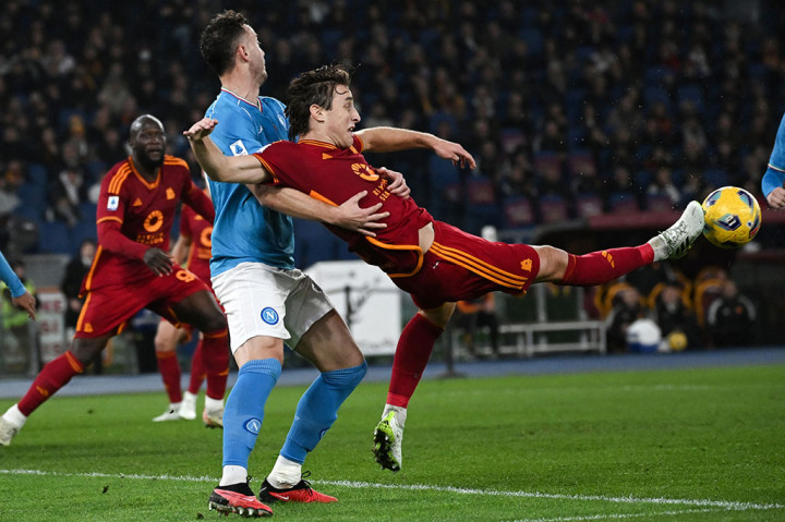 Unggul jumlah pemain, AS Roma sukses memanfaatkan peluang pada menit ke 76 lewat tendangan setengah voli Lorenzo Pellegrini. Skor 1-0 untuk AS Roma.