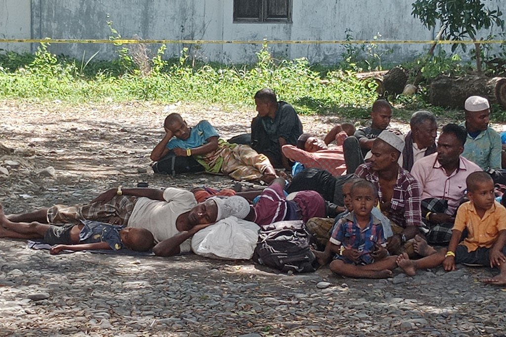 Fenomena penolakan masyarakat terhadap kehadiran pengungsi etnis Rohingya terus terjadi Aceh. Setelah sebelumnya dilakukan pengusiran oleh warga pribumi di Kota Banda Aceh, Aceh Besar, Sabang, Bireuen dan Aceh Timur, kali ini terulang lagi di Kabupaten Pidie.