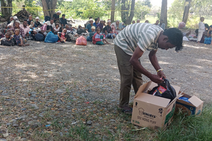 Amatan Media Indonesia, Sabtu, 23 Desember 2023, kisah sedih nan miris itu kali ini terjadi di Kabupaten Pidie, yang tak lain adalah sebuah wilayah daratan di pesisir perairan laut Selatan Malaka. Yakni sebanyak 180 orang warga pengungsi asal Myanmar itu di usir kesana-kemari oleh warga setempat.