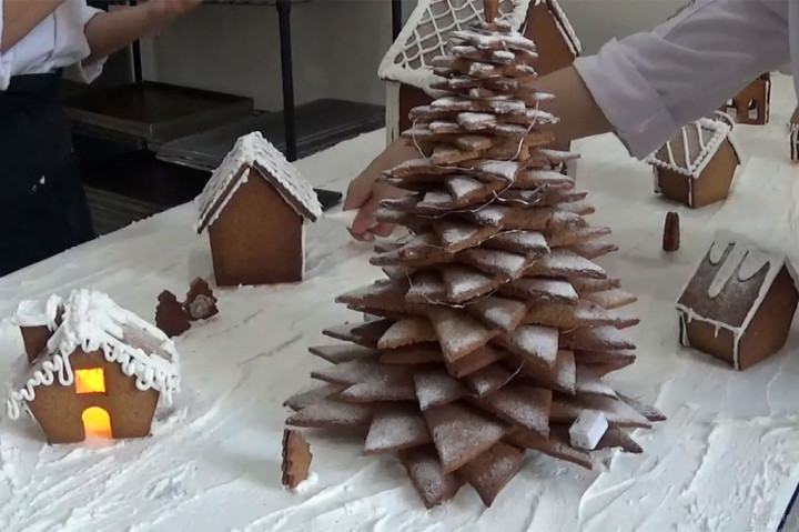 Untuk membuat miniatur Kota Betlehem, Gabriella bersama timnya membutuhkan waktu sekitar dua bulan untuk melakukan persiapan, mulai dari konsep kota yang akan dibuat hingga bahan-bahan untuk membuat gingerbread.  Gabriella mengaku kesulitan yang dihadapi timnya adalah membuat cookies gingerbread berukuran besar. Sebab, cookies berukuran besar ini rentan patah jika tidak berhati-hati saat membuatnya.