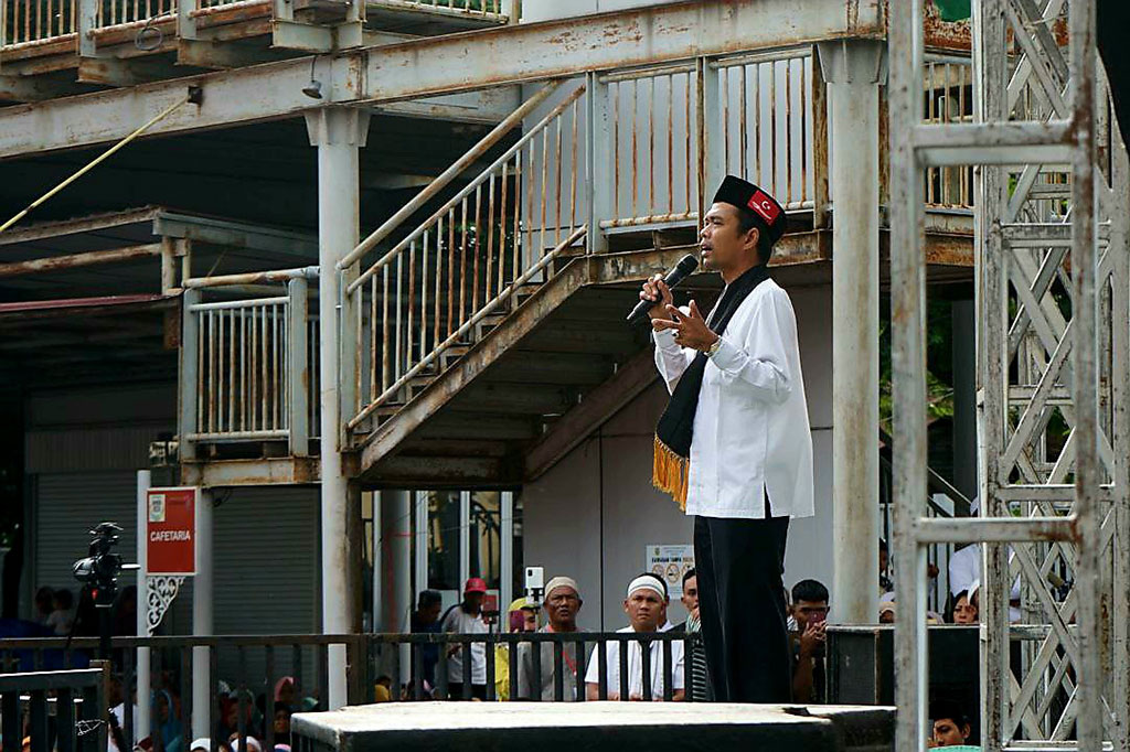Ustaz Abdul Somad (UAS) mengisi ceramah di Kota Banda Aceh, Aceh, Selasa, 26 Desember 2023. Kali ini, ceramah UAS digelar di PLTD Apung Banda Aceh, yang merupakan salah satu lokasi terdampak tsunami Aceh pada 2004.