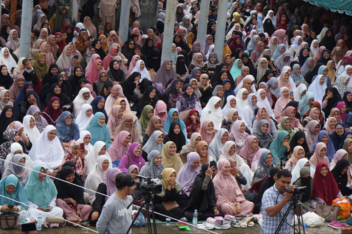 Ceramah UAS di PLTD Apung Banda Aceh berlangsung selama dua jam. Ceramah tersebut ditutup dengan doa bersama untuk para korban tsunami Aceh.