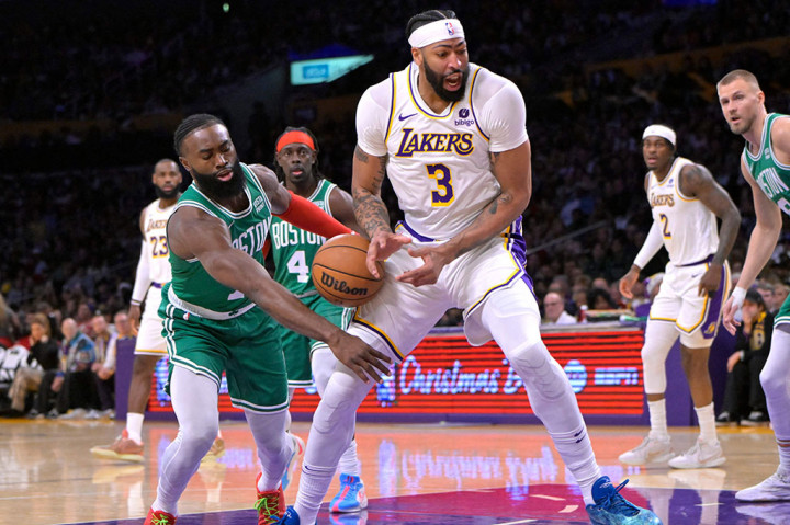 Sementara bintang LA Lakers Anthony Davis mencetak 40 poin.