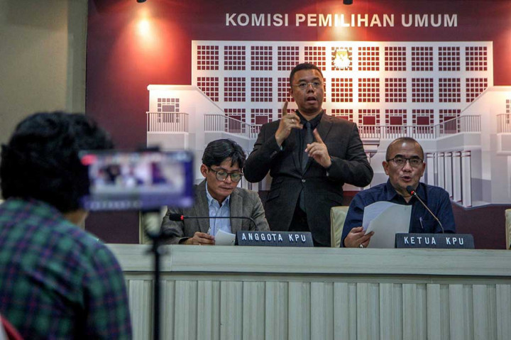 Kedua, KPU akan mengirim surat suara pengganti ke PPLN di Taipei sesuai jumlah yang telah dikirim ke pemilih sebelum 2 Januari 2024. Ketiga, surat suara yang belum sempat dikirim akan dikirim seusai jadwal yang telah diatur yaitu 2 dan 11 Januari 2024. Keempat, surat suara yang rusak akan ditandai apabila dikembalikan ke PPLN. Pada saat yang sama, surat suara pengganti dan surat suara yang belum dikirim juga akan diberi tanda untuk membedakan dengan surat suara yang sudah dikirim.