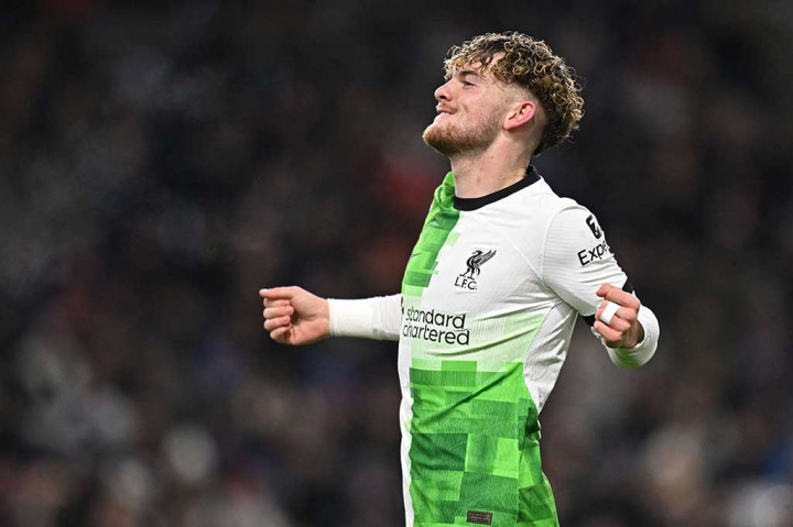 Liverpool kemudian mendapat peluang bagus lewat tembakan Harvey Elliot, sayang bola masih dapat digagalkan kiper James Trafford.