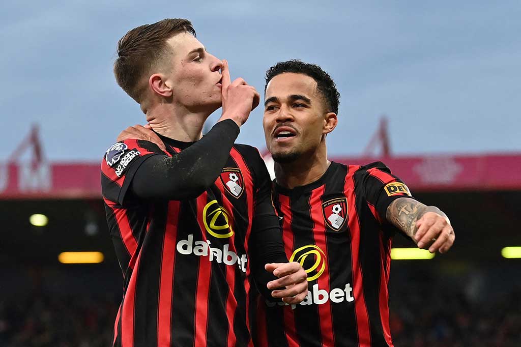 Pada pertandingan ini Bournemouth menutup babak pertama dengan keunggulan satu gol berkat tendangan Justin Kluivert.