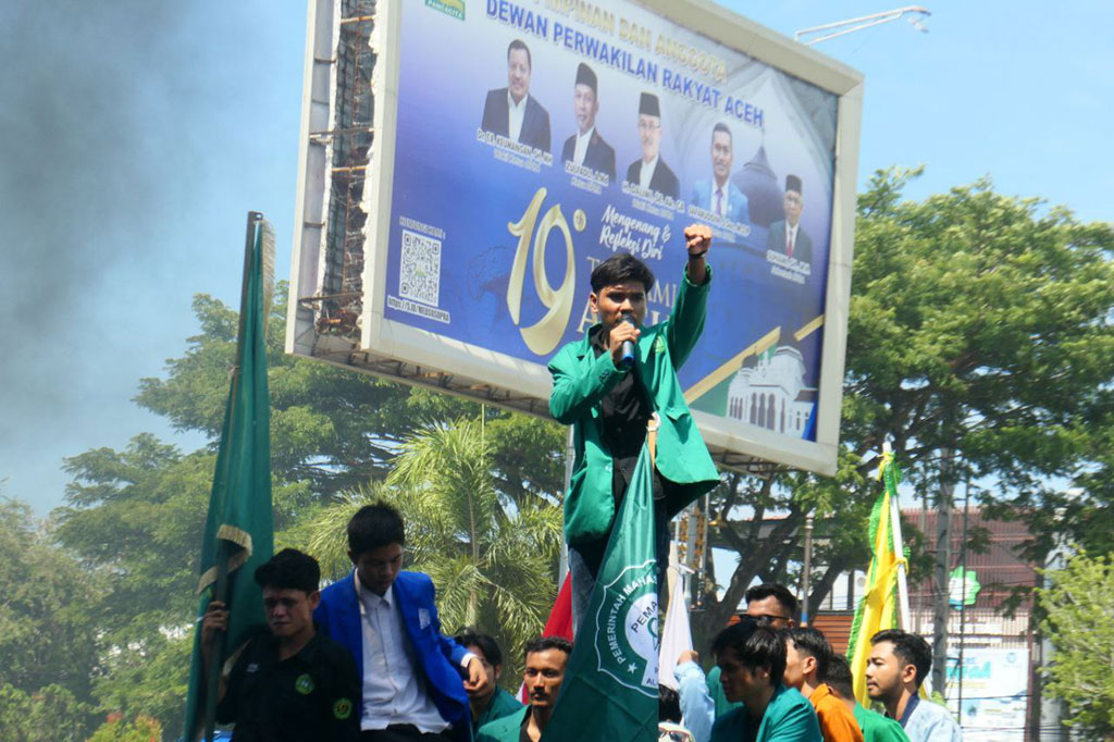 Kemudian, meminta pemerintah harus lebih memberikan perhatian kepada masyarakat Aceh dan menindak tegas oknum-oknum pengungsi Rohingya yang melakukan tindakan kriminal.