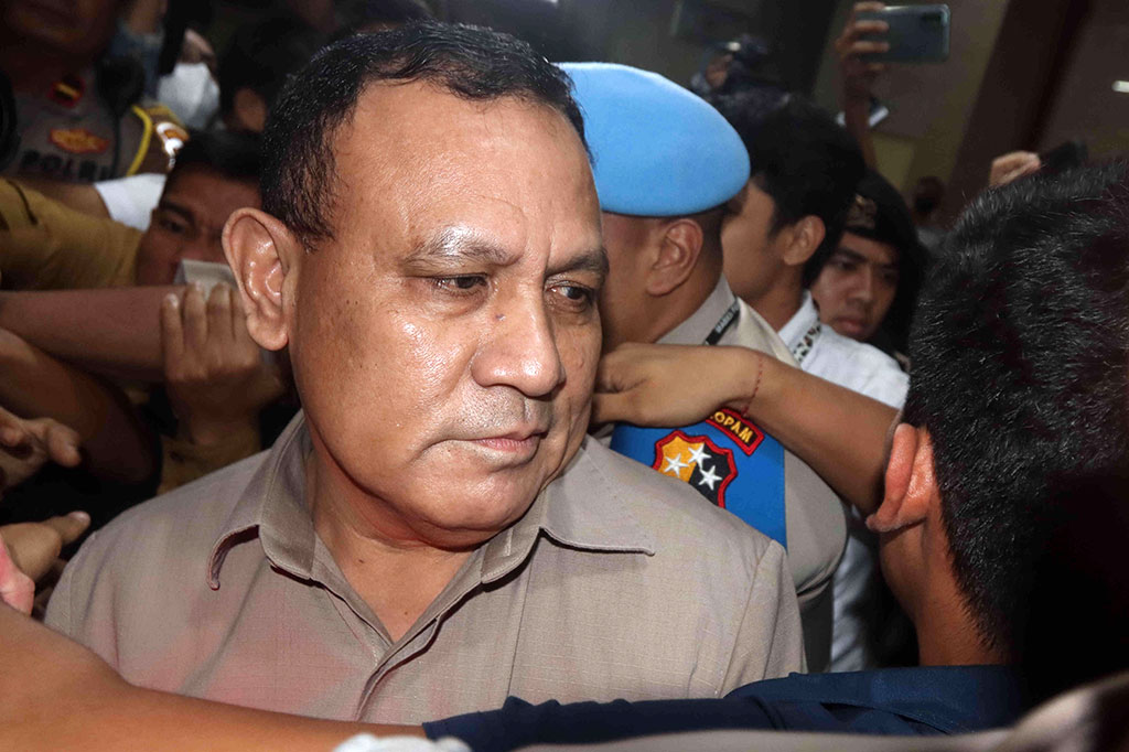 Penyidik gabungan Polda Metro Jaya dan Bareskrim Polri mencecar Firli dengan 22 pertanyaan terkait aset yang dimiliki di sejumlah daerah.