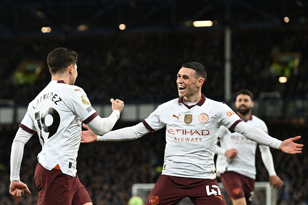 Man City bangkit dan berhasil menyamakan kedudukan lewat Phil Foden yang melepaskan tembakan tanpa dapat dihentikan Jordan Pickford pada menit ke-53.