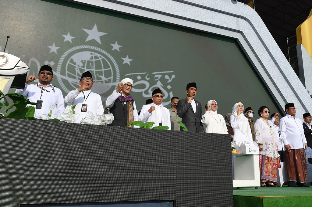 7 Februari, Presiden Joko Widodo membuka resepsi puncak satu abad Nahdlatul Ulama (NU) di Sidoarjo, Jawa Timur.