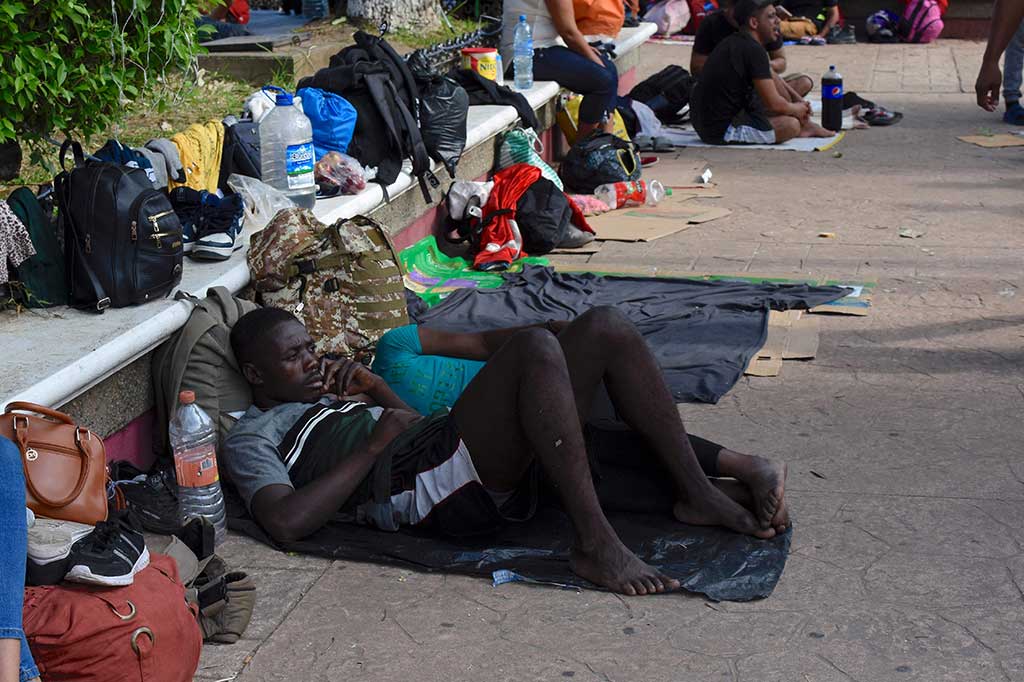 Kedatangan karavan berjumlah besar ini terjadi ketika para pejabat Meksiko dan AS bertemu untuk membahas lonjakan kedatangan migran.