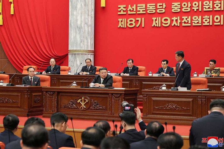 Berbicara mengenai arah kebijakan untuk tahun baru pada pertemuan penting partai yang berkuasa di negara itu pada Rabu, 27 Desember, Kim juga mengatakan Pyongyang akan memperluas kerja sama strategis dengan negara-negara independen antiimperialis. 