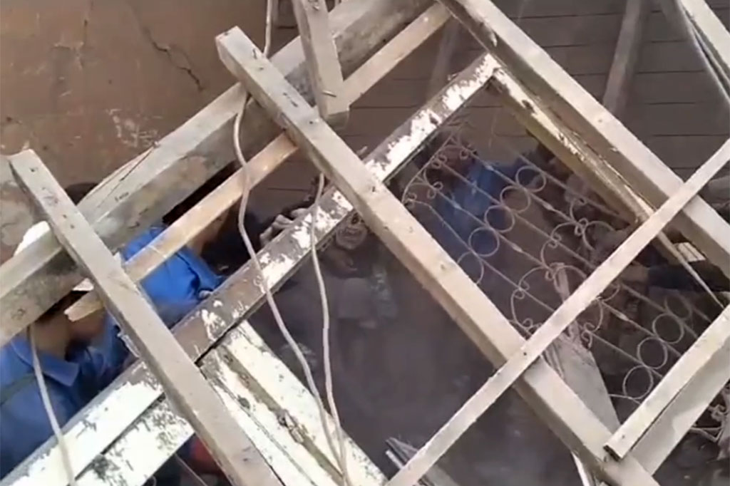 Kapolda Jawa Timur Irjen Imam Sugianto menduga ledakan dahsyat di Desa Banyu Ajuh, Kecamatan Kamal, Bangkalan, berasal dari mortir atau peluru kendali.