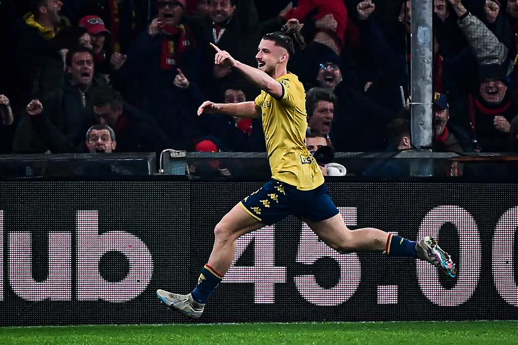 Genoa tak tinggal diam dan berhasil menyamakan kedudukan ketika babak pertama memasuki waktu tambahan lewat sundulan Radu Matei Dragusin setelah menerima umpan sepak pojok Albert Gudmundsson sehingga skor berubah menjadi 1-1.  Skor tersebut bertahan hingga pertandingan usai.