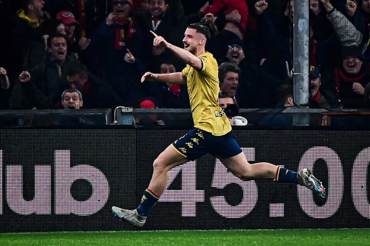 Genoa tak tinggal diam dan berhasil menyamakan kedudukan ketika babak pertama memasuki waktu tambahan lewat sundulan Radu Matei Dragusin setelah menerima umpan sepak pojok Albert Gudmundsson sehingga skor berubah menjadi 1-1.  Skor tersebut bertahan hingga pertandingan usai.