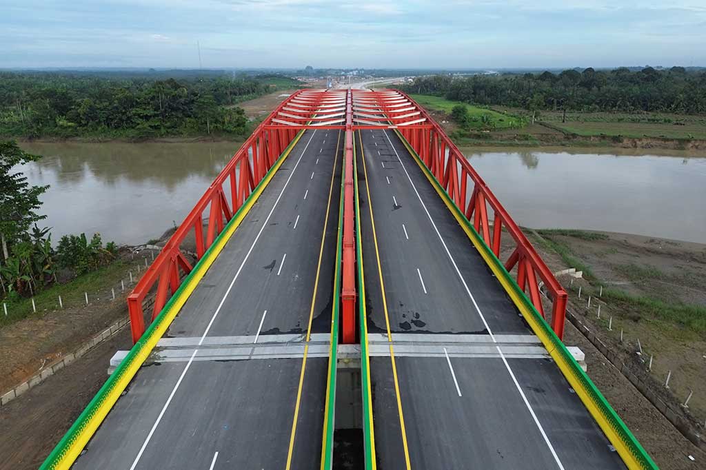 Berbeda dengan Tol Kuala Bingai - Tanjung Pura, Tol Bangkinang - Koto Kampar merupakan jalur tol baru yang terhubung dengan Tol Pekanbaru - Bangkinang yang sebelumnya telah beroperasi sejak Oktober 2022. Dengan demikian, jalur tol ini membuka konektivitas dari Pekanbaru ke Koto Kampar atau sebaliknya dan mereduksi waktu perjalanan dari semula 1 jam menjadi hanya 15-20 menit.
