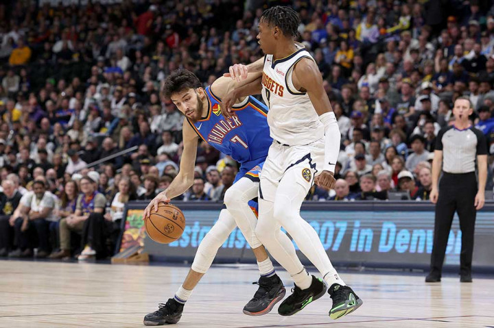 Pemain amatir Thunder Chet Holmgren mencetak 24 poin, Josh Giddey 12 poin, dan Jalen Williams menambahkan 11 poin dan sembilan assist.