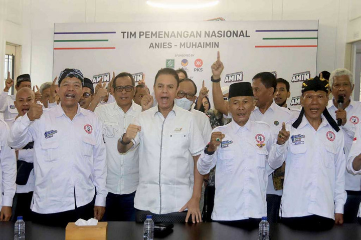 Menurut dia, deklarasi dukungan yang dilakukan para sukarelawan menandakan banyak masyarakat Indonesia yang menginginkan perubahan. Ia mengatakan nantinya para sukarelawan tersebut akan memantau proses pemungutan suara di 22 provinsi. 