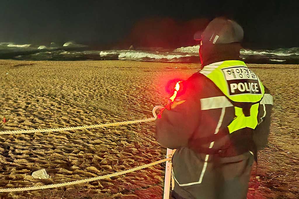 Yonhap melaporkan bahwa masyarakat Gangwon yang tinggal di dekat pantai diminta untuk mengungsi ke tempat yang lebih tinggi.