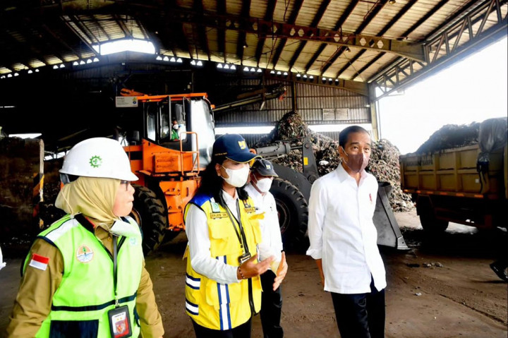 Dalam keterangannya, Kepala Dinas Lingkungan Hidup Kabupaten Cilacap Sri Murniyati mengatakan bahwa sampah yang terolah di TPST tersebut berasal dari 14 kecamatan di Cilacap.