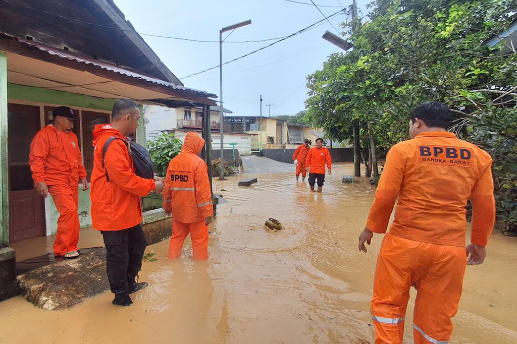 Ia menyebutkan saat ini kondisi air yang menggenai jalan dan pemukiman sudah berangsur surut.