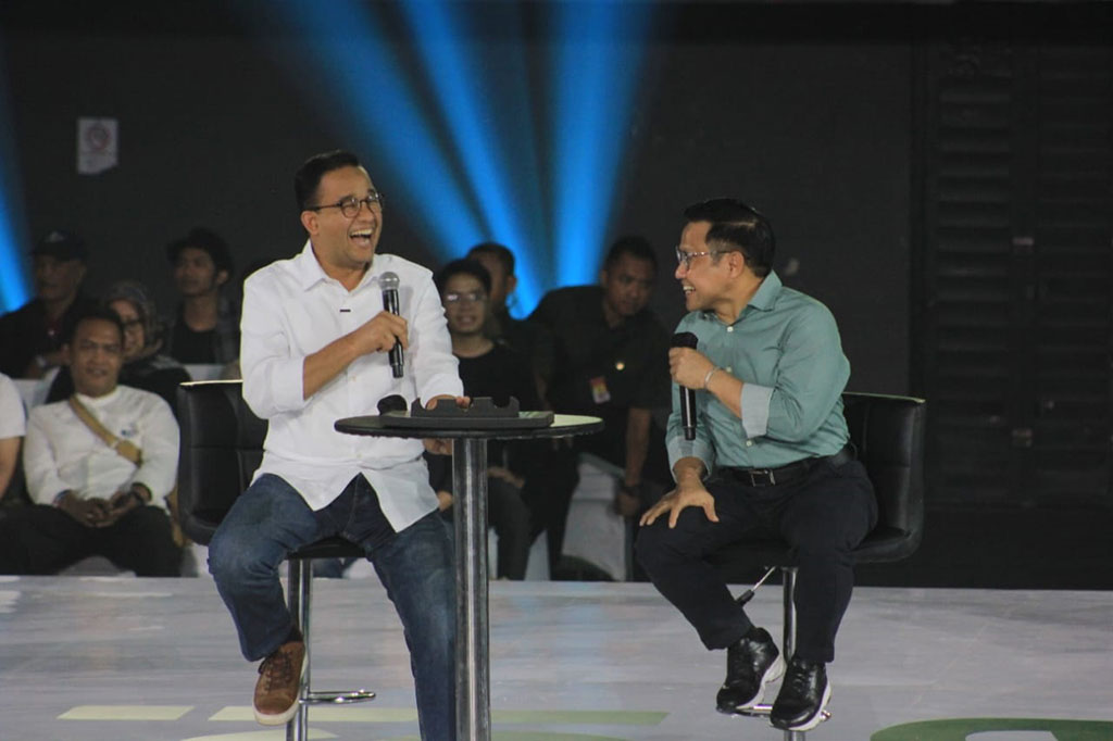 Cak Imin menjawab pernyataan Sahroni. Menurutnya, mimpi itu bisa dimulai dengan memasang baliho yang pernah dia lakukan. “Tapi memang kadang-kadang kita mulai dari baliho untuk bisa ke sini,” ucap Cak Imin.