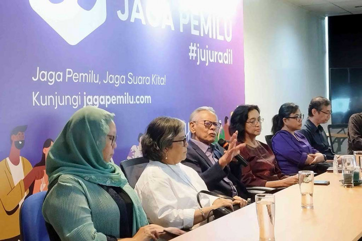 Ahli Hukum Tata Negara dan pendiri Pusat Studi Hukum dan Kebijakan, Bivitri Susanti menyambut baik hadirnya laman JagaPemilu.com yang digagas gerakan warga sipil. Menurutnya, situs tersebut bisa menjadi saluran untuk menyampaikan kegelisahan masyarakat saat melihat terjadinya kecurangan dalam penyelenggaraan pemilu.