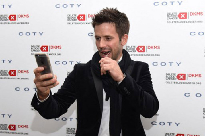 Nelayan, penyelam, dan penjaga pantai segera menuju lokasi kejadian, di mana empat jenazah ditemukan. Oliver, 51, meninggal bersama putrinya Madita, 10, dan Annik, 12, serta pilot Robert Sachs.