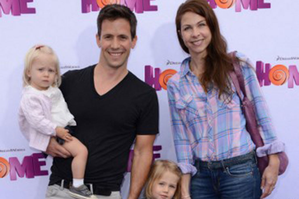 Aktor Hollywood kelahiran Jerman Christian Oliver tewas bersama dua putrinya ketika pesawat kecil yang mereka tumpangi jatuh ke Laut Karibia beberapa saat setelah lepas landas.