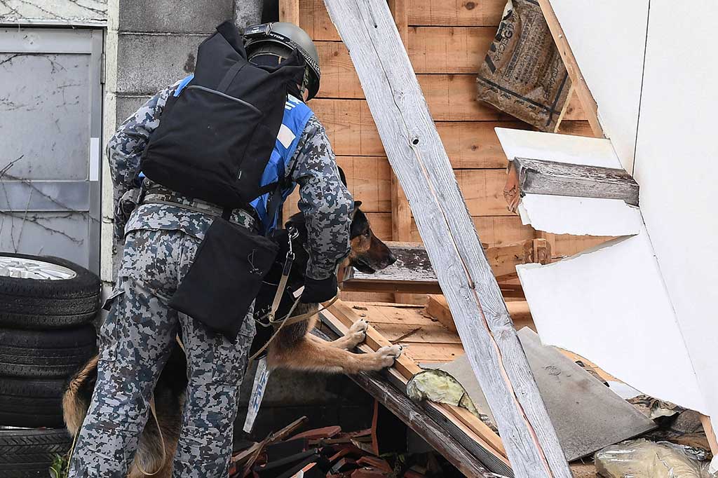 Kantor berita Kyodo menyatakan, korban tewas akibat gempa bumi itu bertambah menjadi 92 orang pada Jumat, 5 Januari 2024.