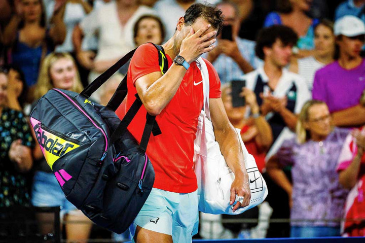Kembalinya petenis Spanyol Rafael Nadal ke dunia tenis berakhir kurang menggembirakan setelah kalah di perempat final Brisbane International, Jumat, 5 Januari 2024. Nadal kalah  dari petenis Australia Jordan Thompson di Brisbane International dalam laga berlangsung selama tiga jam 25 menit.