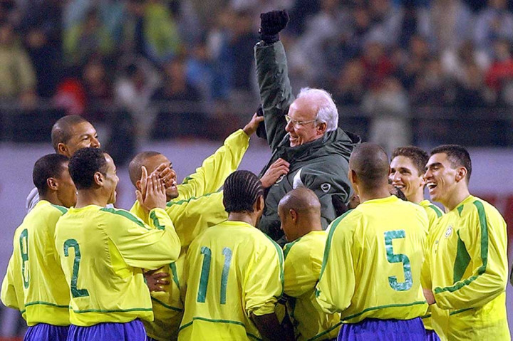 Legenda sepak bola Brasil dan juara dunia empat kali Mario Zagallo meninggal di usia 92 tahun, Jumat, 5 Januari 2023, demikian pernyataan di akun Instagram resminya.